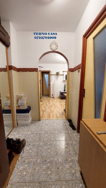 Titan, metrou 1 Decembrie 10 minute mers, bloc reabilitat, stradal