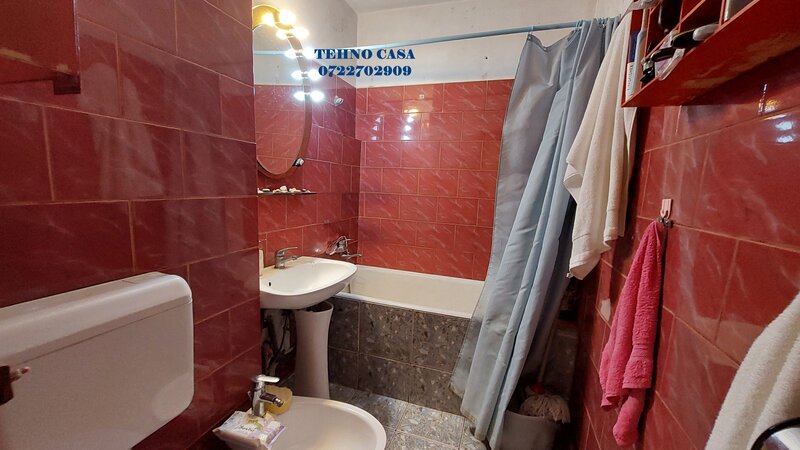 Titan, metrou 1 Decembrie 10 minute mers, bloc reabilitat, stradal